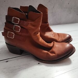 Eric Michael, Carlita, Size 40 (81/2-9)